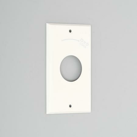1141N  アメリカン電機  エンプラプレート 引掛小穴1ケ用 P:101