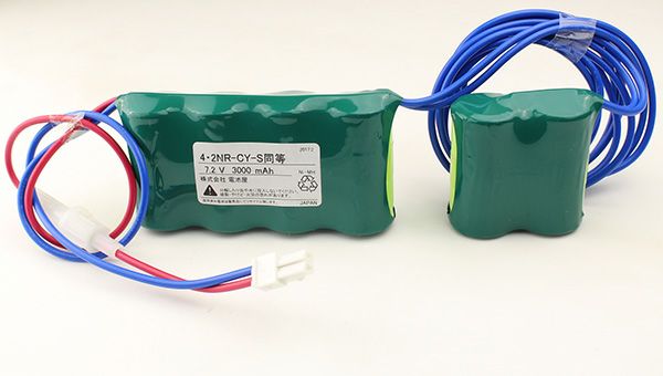4・2NR-CY-SB相当品 東芝ライテック製非常灯器具用交換電池 7.2V3000mAh ＜年度シール付き＞ コネクター付きそのまま取付できます。
