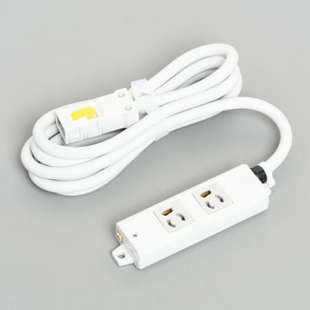 A8146  アメリカン電機  抜止形 OAタップ2ケ口 コ-ドセット マグネット付 接地2P 15A 125V