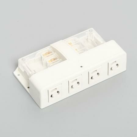 AU1130  アメリカン電機  抜止形 アクセスタップ4ケ口 コ-ドナシ 接地2P 15A 125V