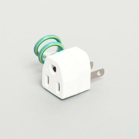 K6002  アメリカン電機  アダプタ- 接地ナシ→接地付 接地2P 15A 125V