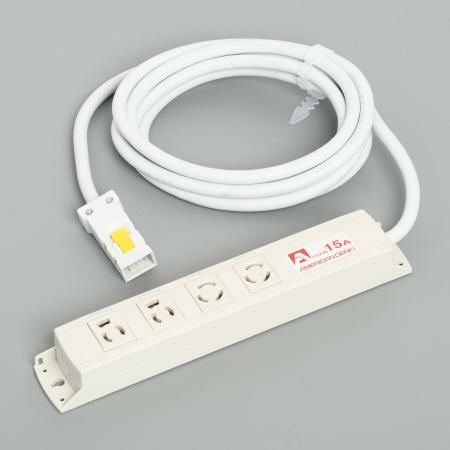 KC1046  アメリカン電機  コンビ OAタップ4ケ口 コ-ドセット 接地2P 15A 125V