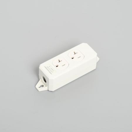 KU0120 アメリカン電機 OAタップ2ケ口 コード無シ 接地形2P 20A 125V ＜平刃形 NEMA規格 5-20＞